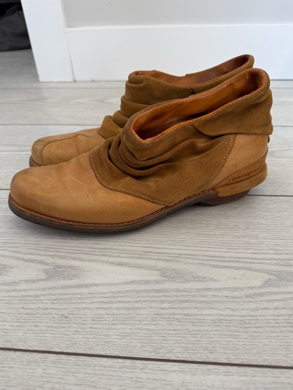 Patagonia 7 Addie Ruffle Artisan gold suede leather slouchy ankle boots brown